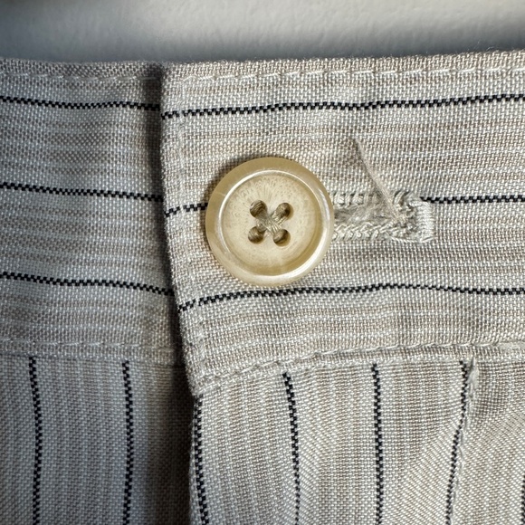 Izod XFG Men's 40 Lightweight Striped Golf Shorts Beige/Tan Outdoor Performance - Picture 5 of 14